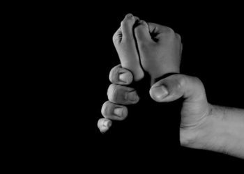 Policajac optužen za silovanje maloljetnika