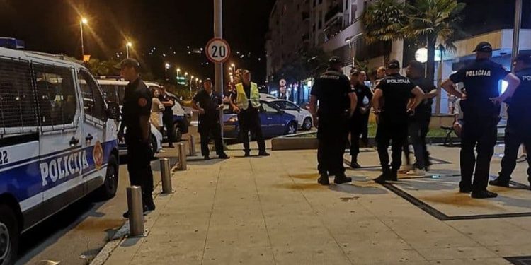 U Podgorici fizički napadnuti pripadnici Uprave policije