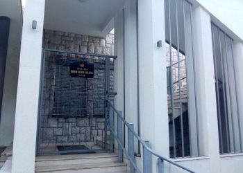 Udario šest pješaka pa pušten da se brani sa slobode