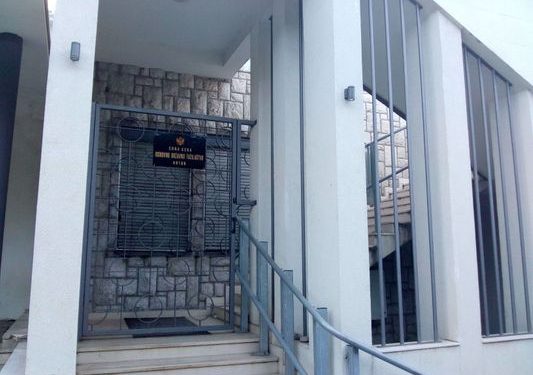 Udario šest pješaka pa pušten da se brani sa slobode