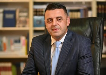 Od svih loših đaka, Sreto samo Vesni ne valja