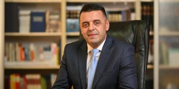 Od svih loših đaka, Sreto samo Vesni ne valja