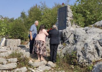 Delegacija Prijestonice i UBNORA položila vijenac na spomen ploču na Duboviku