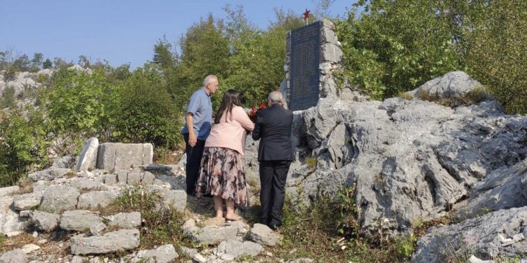 Delegacija Prijestonice i UBNORA položila vijenac na spomen ploču na Duboviku