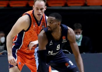 Austin Holins je novi igrač Crvene Zvezde