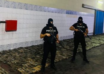 Tona kokaina u pošiljci banana, uhapšene dvije osobe