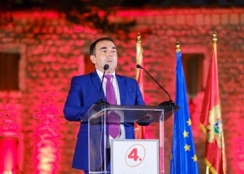 Đurašković: Abazoviću, da li su na Cetinju stacionirane grupe agenata i kriminalaca, radi terorističkih akcija na dan ustoličenja?