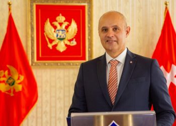 Kašćelan: Ustoličenje Joanikija na Cetinju igranje s vatrom