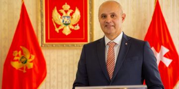 Kašćelan: Ustoličenje Joanikija na Cetinju igranje s vatrom