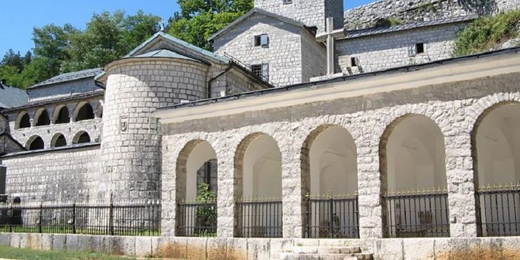 Irinej bački: Cetinjani prijete smrću, manastir ne može biti njihov, nikad nijesu kročili tamo