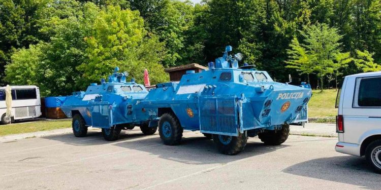 Oklopna vozila stigla na Cetinje