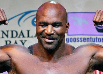 Holifild poslije 10 godina ponovo u ringu