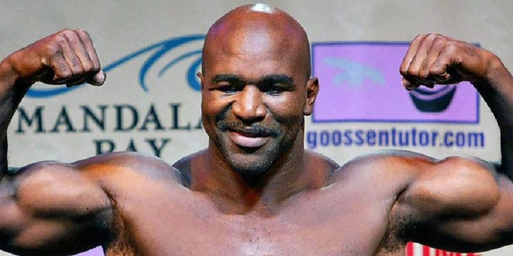 Holifild poslije 10 godina ponovo u ringu