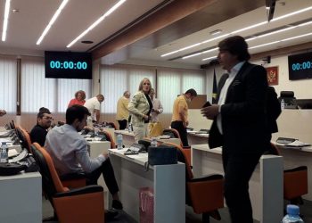 Radović prekinuo sjednicu, DF: Vlast u Budvi više ne postoji