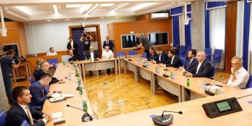 DF-u devet resora, Demokratama pet, GP URA četiri