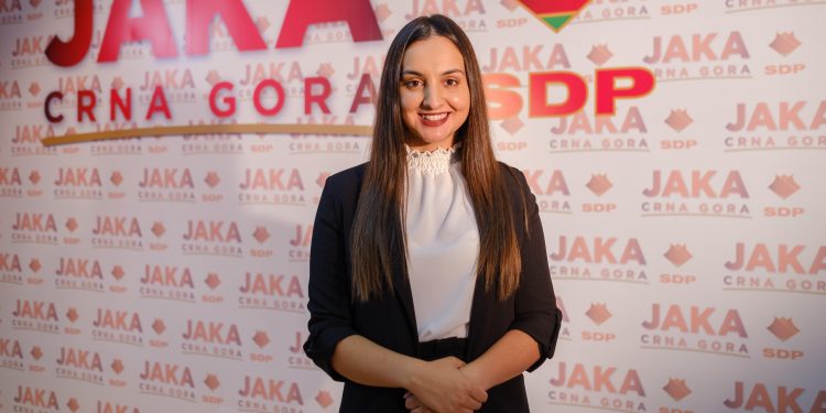 Ana Lipovina: Nije dobro biti vlast po svaku cijenu