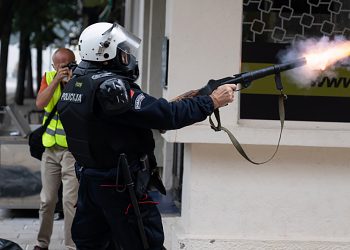 OBRT U VLADINOJ “GLUVOJ” SOBI: Ko je odobrio desant na Cetinje – Vučić ili Krivokapić?