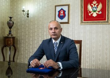 Kašćelan Vladi: Nijeste se izvinili građanima, poslali ste na njih oklopna vozila i duge cijevi