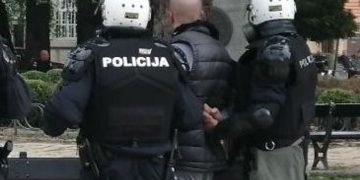 Savjet: Policija prekomjerno upotrijebila hemijska sredstva, Brđanin da naredi obustavu upotrebe gumenih metaka