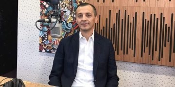 Bošković: Vučić komandovao ustoličenjem Joanikija