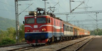 Bjelopoljka povrijeđena dok je prelazila prugu