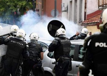 Huter: Vlada spremna na sve, Crna Gora suočena sa inkarnacijom zla