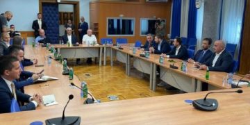 Šćekić: Nužan hitan sastanak predstavnika vlasti