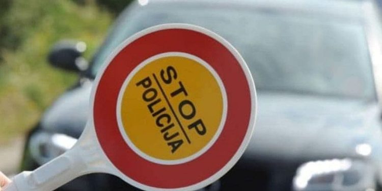 UP: Uhapšeni policijski službenici zbog primanja mita