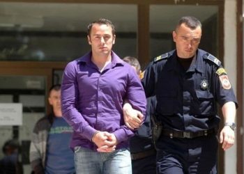 Priveden drugi osumnjičeni za pljačku u Nikšiću: Knežević član bratstva Stupovi, učesnik litija