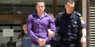 Priveden drugi osumnjičeni za pljačku u Nikšiću: Knežević član bratstva Stupovi, učesnik litija