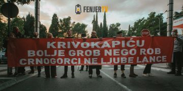 Građani poručili: Povući odluku o upisu Cetinjskog manastira, Vladi odbrojani dani (FOTO)