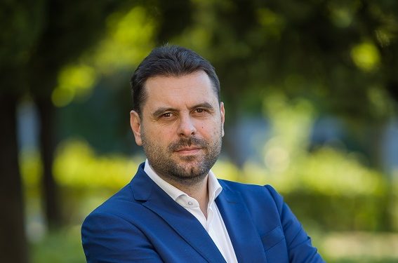 Vujović: Odlazak Krivokapića u Beograd pokušaj Vučića da spasi propalu Vladu