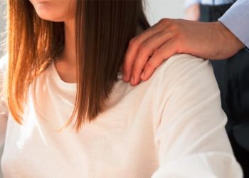 “Gotovo pola muškaraca u CG smatra da ženama prija kada im muškarci sa kojima rade poklanjaju seksualnu pažnju”