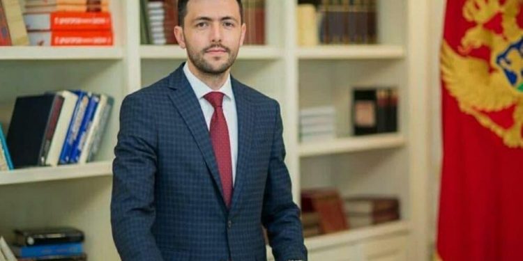 Živković: Ćalović-Marković da odgovori je li pod povoljnim uslovima kupila stan za brata