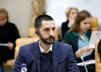 Drašković: Zašto Abazović poziva Pejovića na kanabe, kad postoje zakoni i nadležne službe?