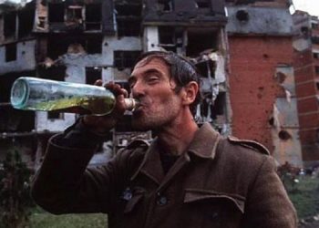 Dežulović: Vukovar 1991. Samo gledaj i povraćaj