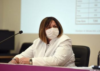 Dr Radulović: Svi pacijenti na respiratorima nevakcinisani
