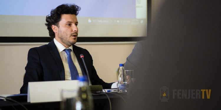 Abazović: Vrh bivšeg menadžmenta Uprave policije upleten u sve i svašta
