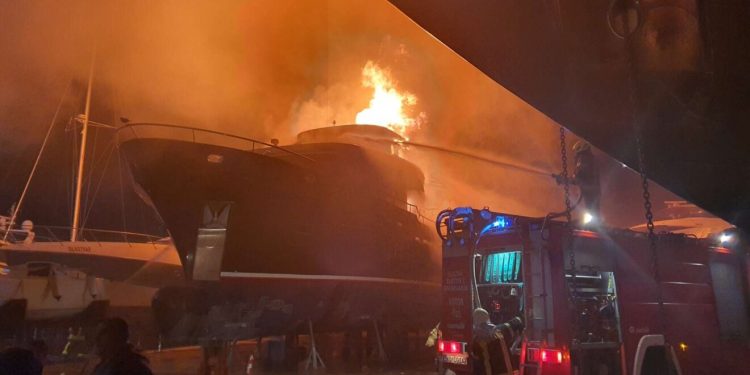 Požar u marini u Tivtu: Šteta se mjeri desetinama miliona eura