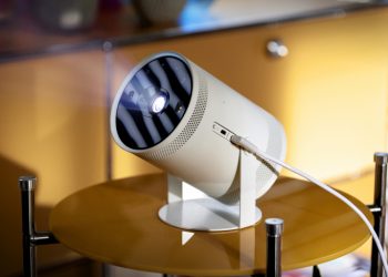 The Freestyle: Prenosivi Samsung projektor za zabavu na svakom koraku