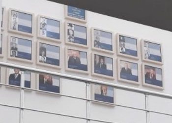 Kamere snimile ministarku da odnosi sliku, vratila je nakon pregovora