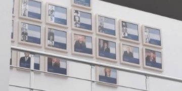 Kamere snimile ministarku da odnosi sliku, vratila je nakon pregovora