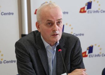 Vujović: Abazović opet etiketira medije, pokušava da otupi oštricu onih koji kritikuju njegov rad