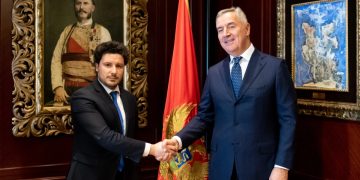 Počeo sastanak Abazovića i Đukanovića u zgradi Predsjedništva