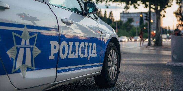 Dvije osobe uhapšene u Podgorici, pronađen kokain i heroin