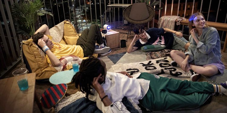 Freestyle projektor: Prvi prenosivi projektor na svijetu