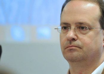 Veber: Zamrzavanje pregovora, ako se do kraja mjeseca ne izaberu sudije