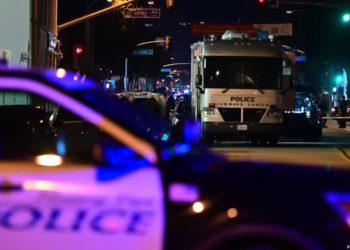 Desetoro ljudi ubijeno u pucnjavi u Kaliforniji