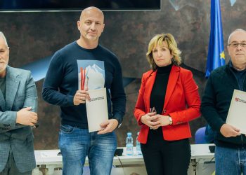 Nagrade za doprinos etičkom novinastvu dodijeljene Tomoviću, Zadrimi i Monitoru