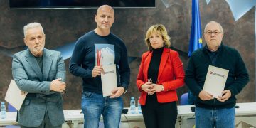 Nagrade za doprinos etičkom novinastvu dodijeljene Tomoviću, Zadrimi i Monitoru